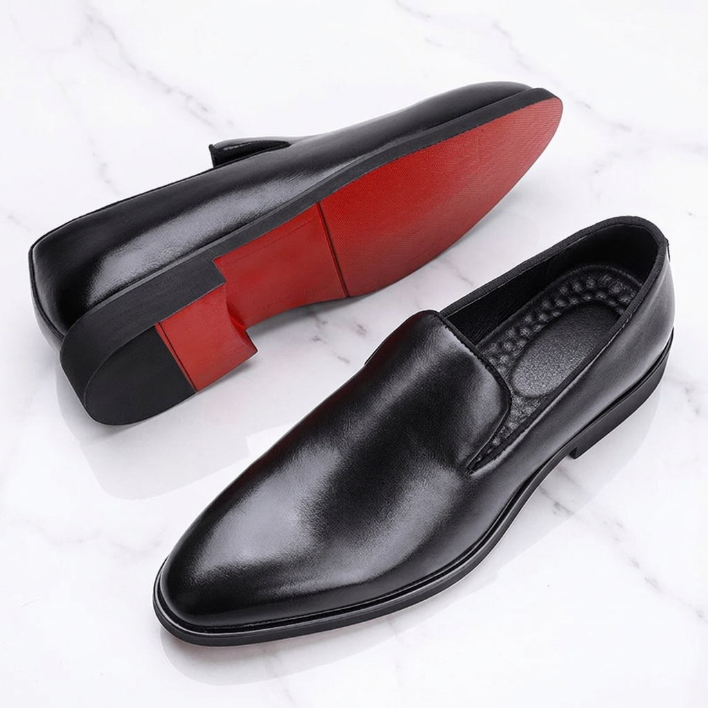 Brązowe męskie mokasyny wsuwane ze szpiczastym noskiem. Eleganckie buty formalne do pracy.