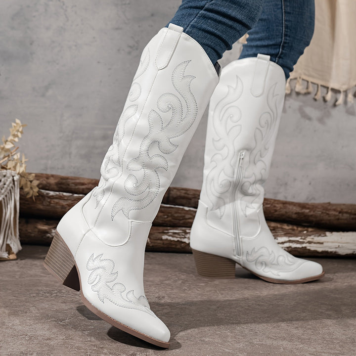 Stylowe buty kowbojskie damskie z efektownym haftem na cholewce