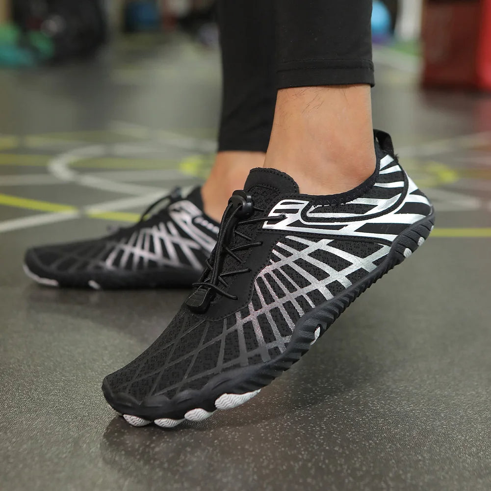 Elastyczne aquashoes sportowe z dobrą przyczepnością, idealne do aktywności wodnych i nurkowania.