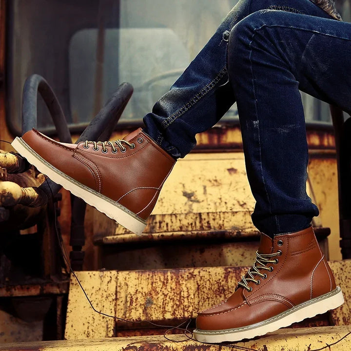 Skórzane buty zimowe męskie za kostkę, sznurowany model retro od góry