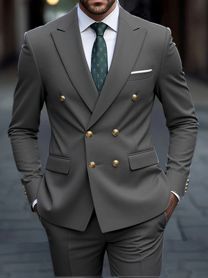 Mężczyzna w zielonym wojskowym garniturze dwurzędowym slim fit