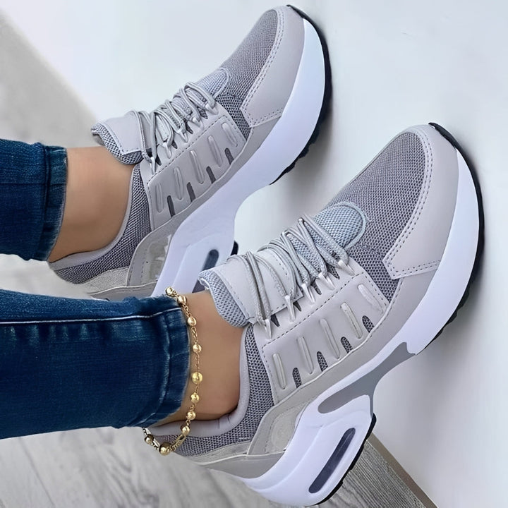 Szare damskie buty sportowe Eleana na nodze