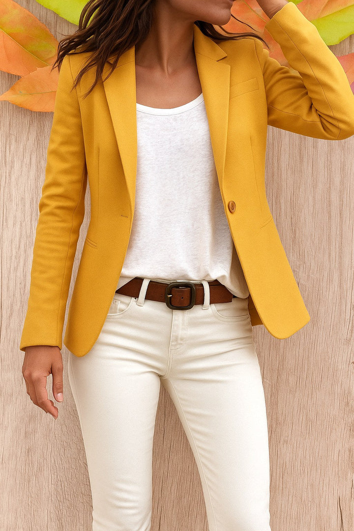 Elegancki damski blazer biurowy o taliowanym kroju, tył żakietu