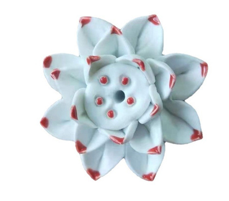 Estetyczny ceramiczny lotos, podstawka na kadzidła do wyciszenia umysłu.