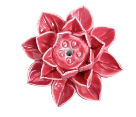 Ceramiczny stojak na kadzidła z motywem lotosu, elegancki i trwały.