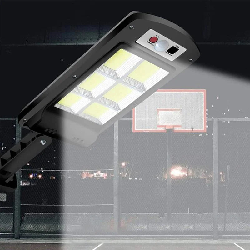 Oświetlenie zewnętrzne solarne z panelem fotowoltaicznym i czujnikiem