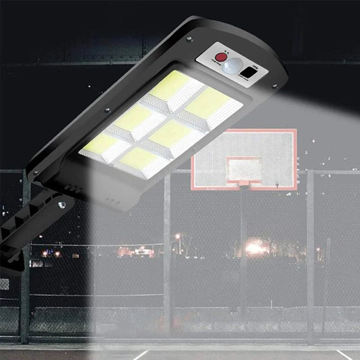 Oświetlenie zewnętrzne solarne z panelem fotowoltaicznym i czujnikiem