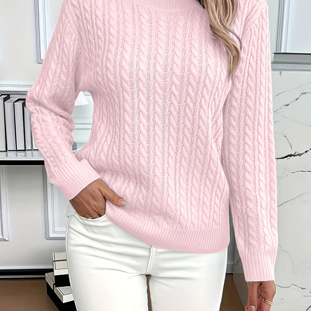 Damski elegancki sweter z warkoczowym splotem w neutralnym kolorze