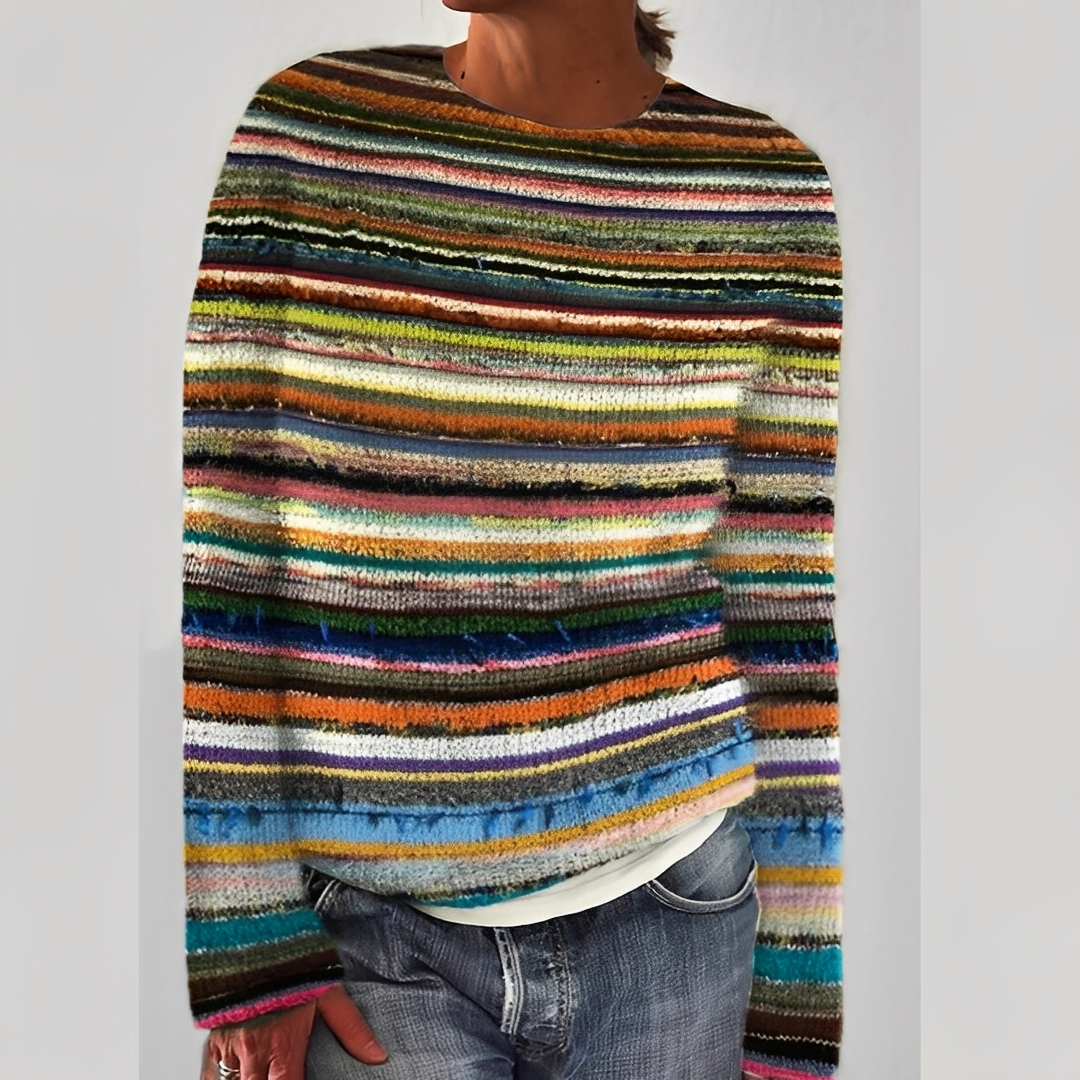 Miękki, ciepły sweter damski zimowy. Must-have w modzie damskiej na chłodne miesiące.