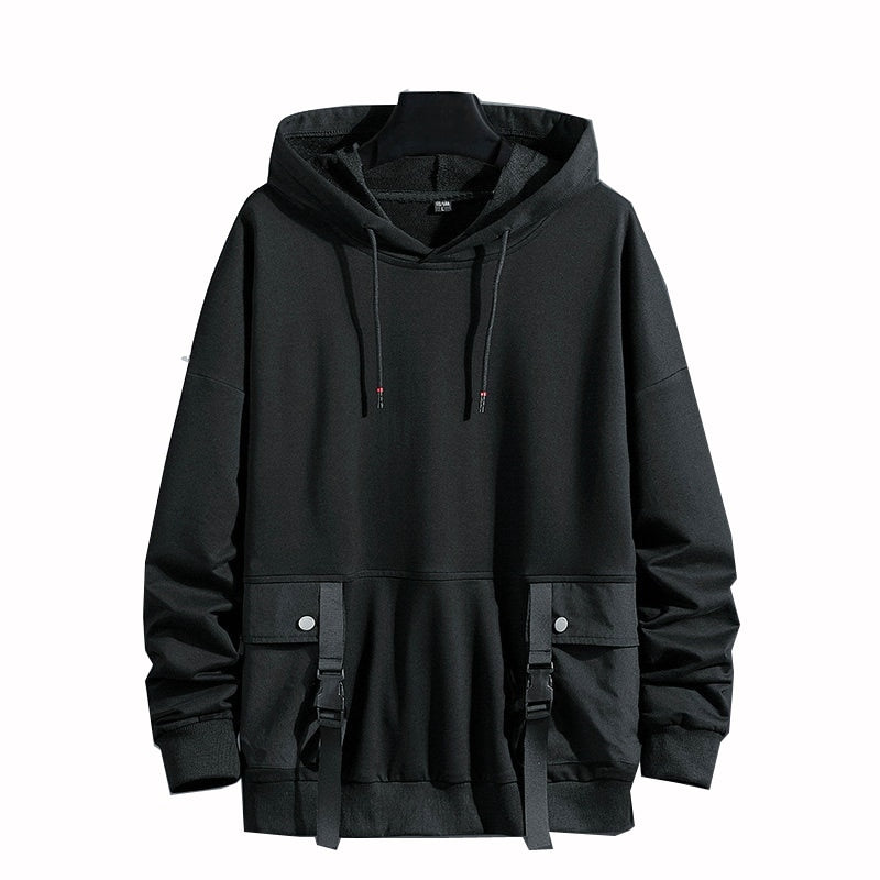 Czarna męska bluza z kapturem, nierozpinana, z dużymi kieszeniami. Idealna na co dzień i do streetwearu.