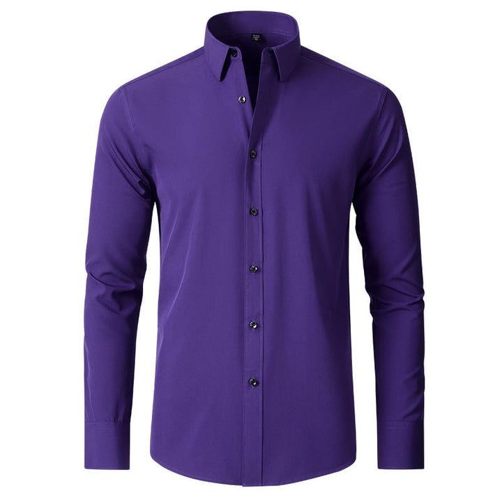 Stylowa czarna koszula męska slim fit, rozciągliwa, podkreślająca atuty sylwetki.