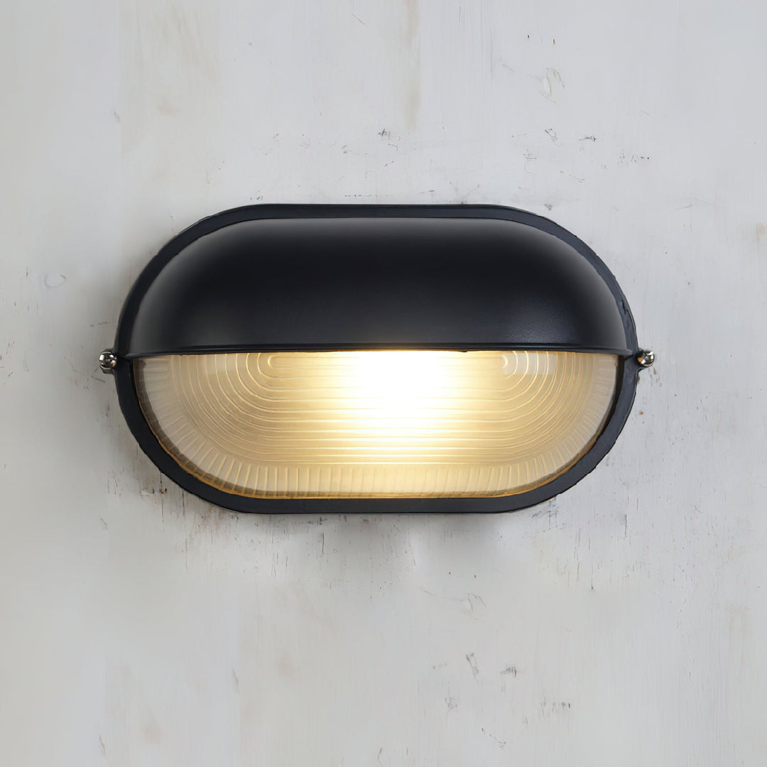 Chromowana owalna lampa ścienna, solidna, do oświetlenia bramy, styl retro.