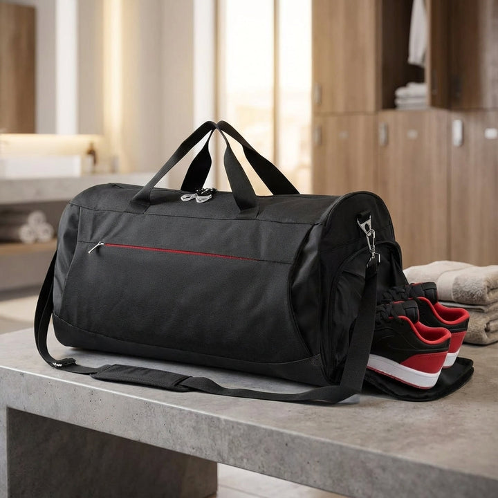 Czarna torba sportowa i podróżna DufflePro 45L z komorą na buty i organizerem. Idealna na trening i wyjazdy.