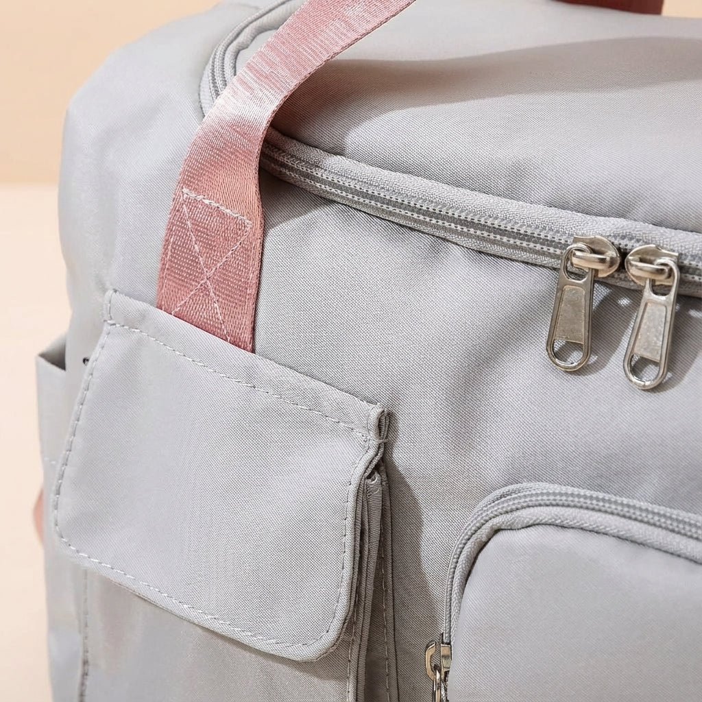 Pojemna torba duffel na siłownię lub weekend, wykonana z wodoodpornego nylonu, czarna, unisex.