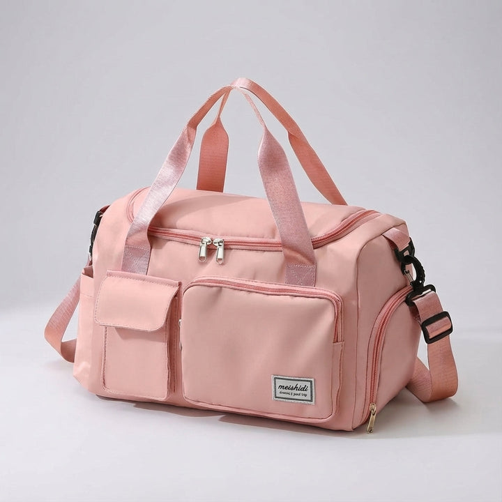 Torba Travellea duffel, wodoodporna, nylonowa, czarna, idealna na sprzęt sportowy i krótkie wyjazdy.