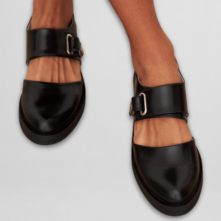 Czarne buty damskie Mary Jane z klamrą, eleganckie i wygodne. Idealne obuwie na wiosnę/lato, w klasycznym stylu.