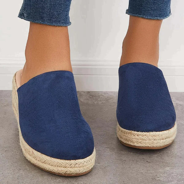 Niebieskie espadryle damskie na wygodnym koturnie. Przewiewne sandały letnie, modne i lekkie.
