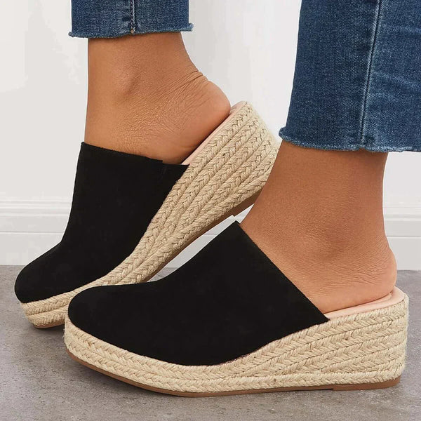 Modne espadryle na koturnie dla kobiet. Wygodne sandały letnie, idealne do letnich stylizacji.