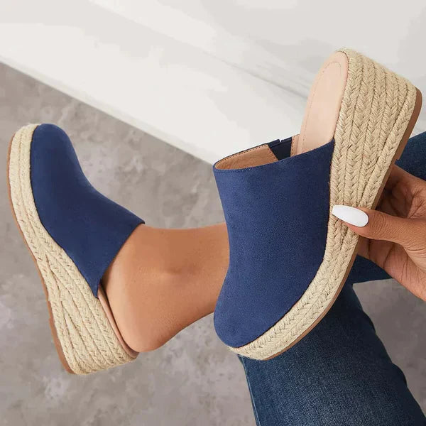 Wygodne damskie espadryle na koturnie. Idealne obuwie letnie, lekkie sandały w casualowym stylu.