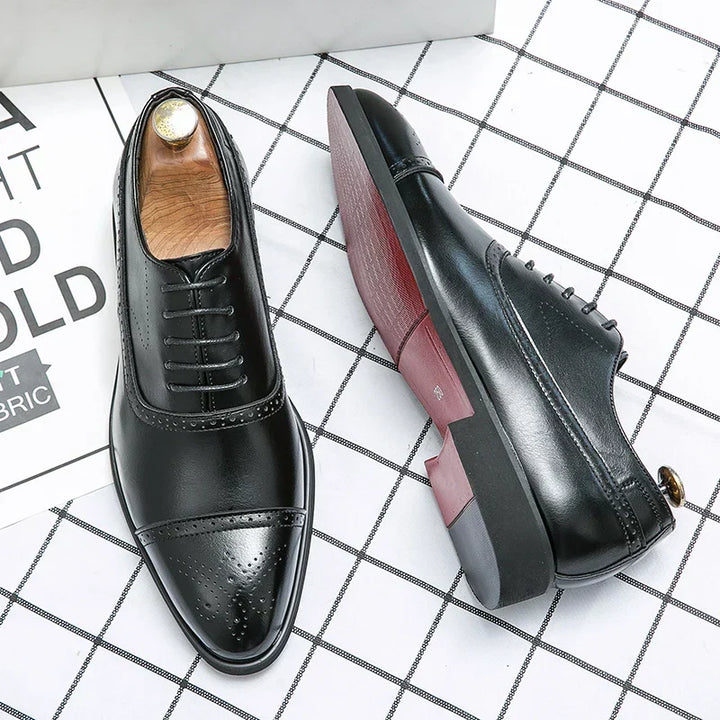 Czarne męskie eleganckie buty Oxford Borys, idealne do garnituru. Klasyczne obuwie wizytowe ze skóry.
