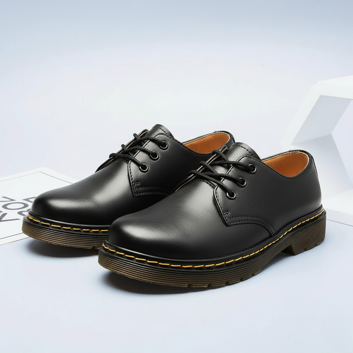Komfortowe brązowe oxfordy męskie. Eleganckie sznurowane buty wizytowe, idealne do garnituru, klasyczny fason.