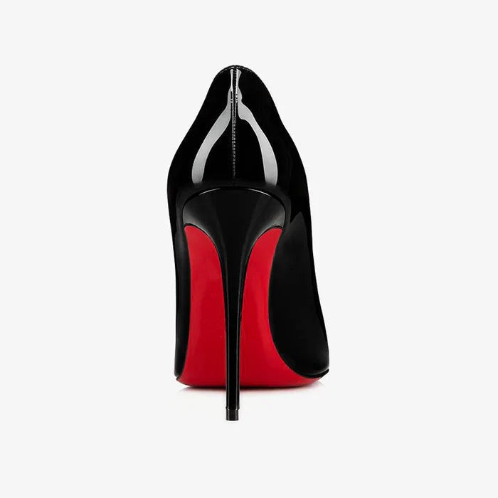 Białe szpilki damskie, idealne na wesele. Szpiczaste buty na wysokim obcasie, klasyczna elegancja.