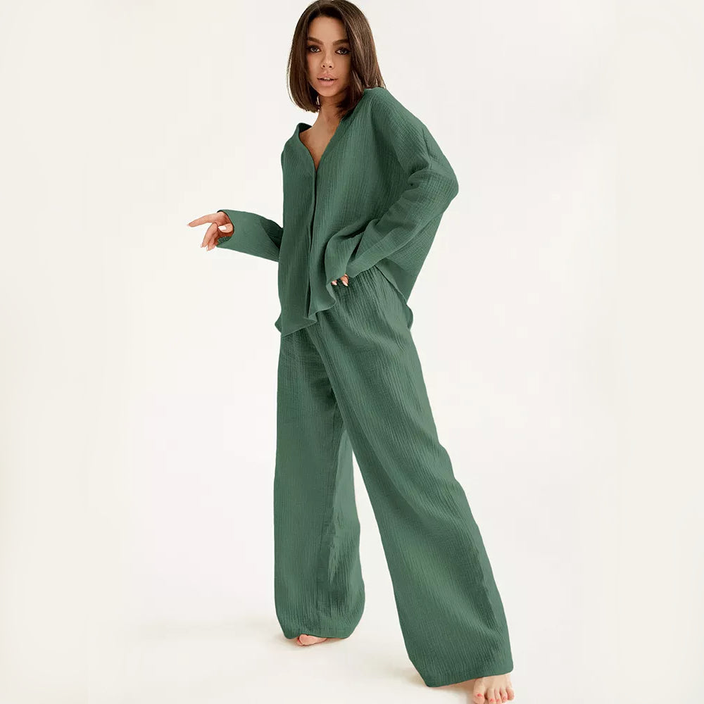 Elegancka piżama damska bawełniana oversize, długa, gwarantująca wygodę i stylowy wygląd w domu.