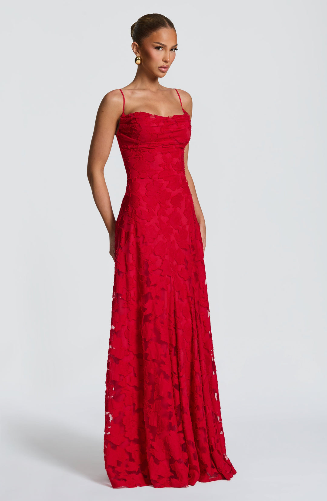 Stylowa sukienka maxi, z wiązaniem w talii, na ramiączkach, elegancka.