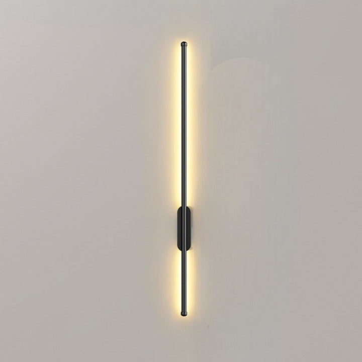 Długi kinkiet LED do salonu. Eleganckie, nowoczesne oświetlenie ścienne z ciepłym światłem 3000K. Lampa minimalistyczna.