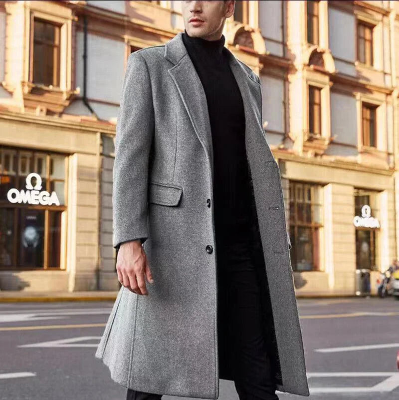 Męski płaszcz przejściowy, idealny na jesień i zimę. Elegancki krój, klasyka mody męskiej. Ochrona przed zimnem.