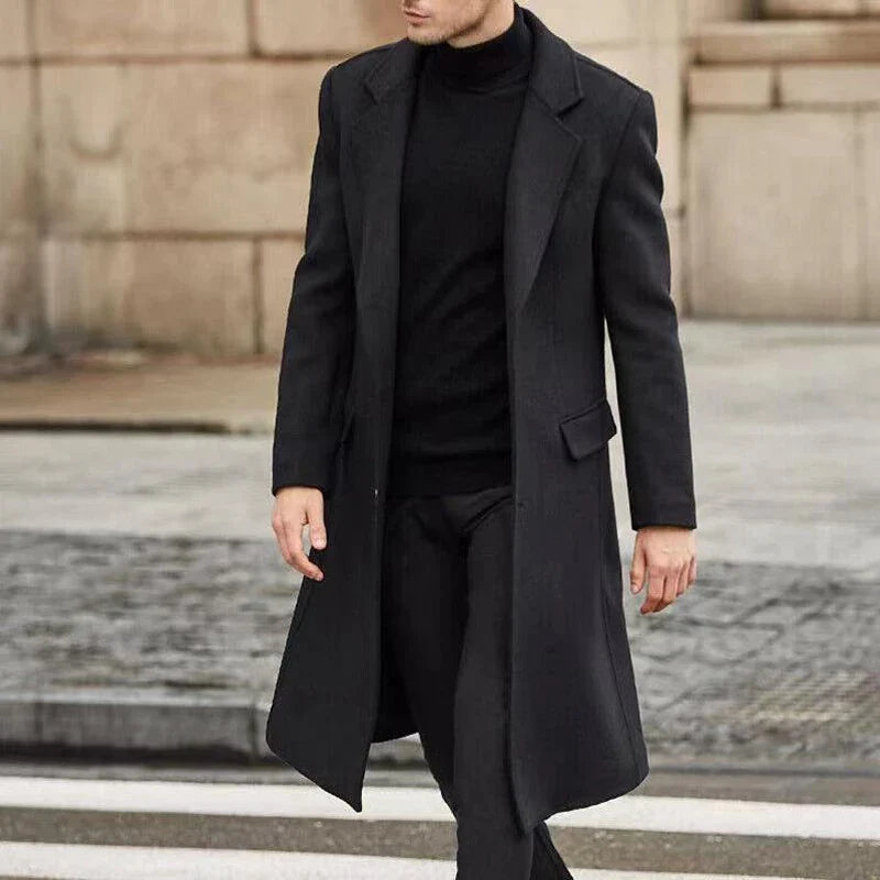 Klasyczny męski płaszcz długi. Uniwersalny styl: od biznesowego po casualowy. Moda męska na chłodne dni.
