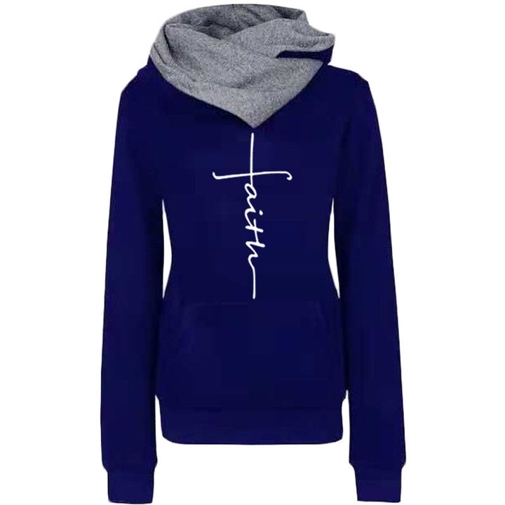 Bluza damska streetwear z asymetrycznym kapturem, dużym nadrukiem i praktyczną kieszenią. Komfortowa i stylowa.