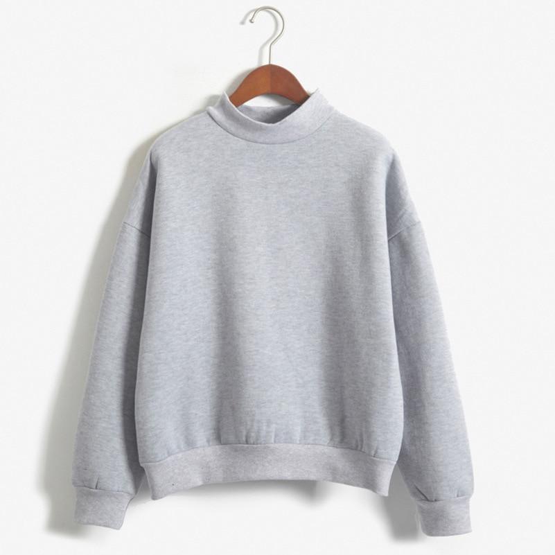 Stylowa damska bluza oversize z długim rękawem, zapewnia modny, luźny fason i komfort noszenia na co dzień.