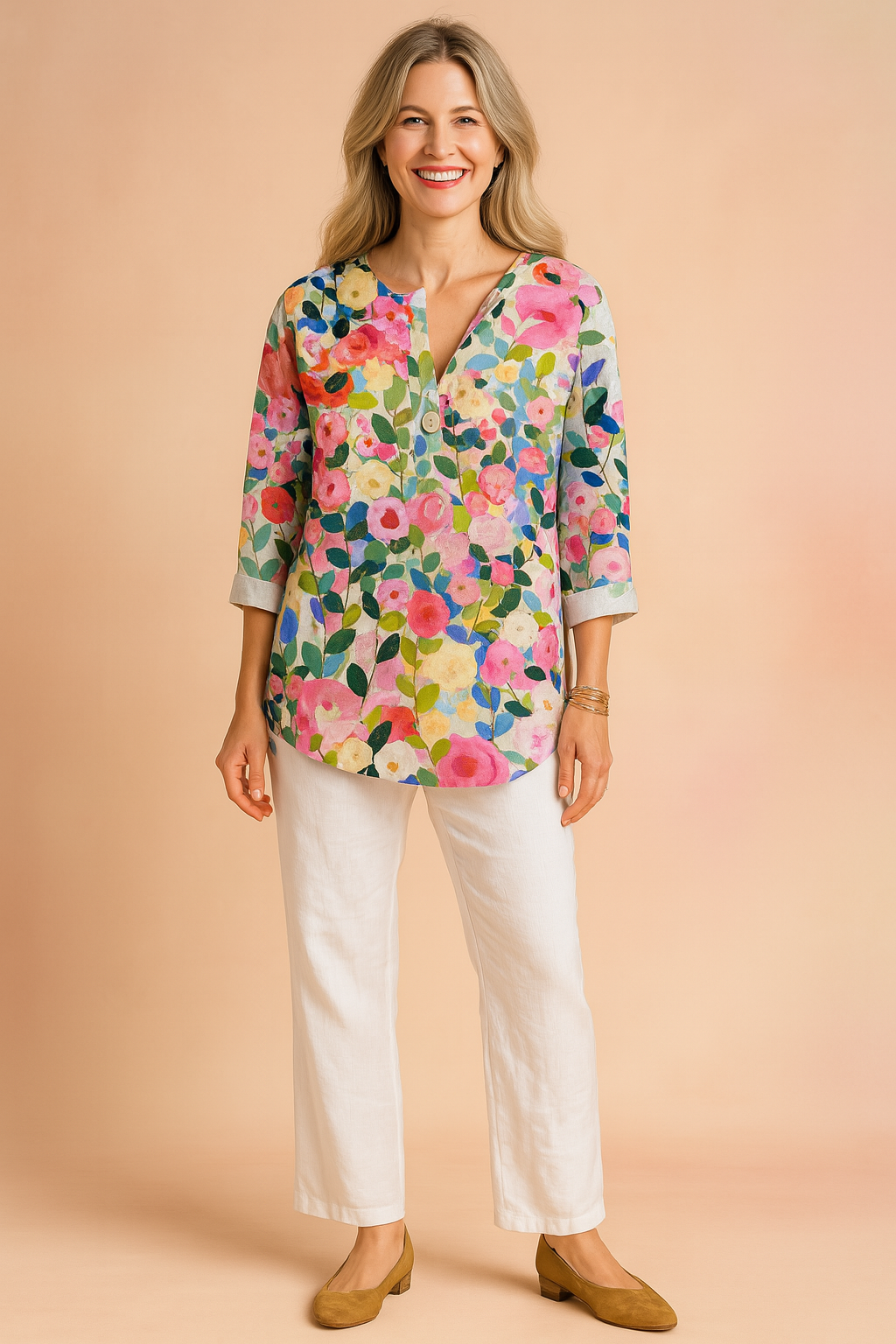 Wygodna damska bluzka Aria, lekka i przewiewna, idealna na upalne dni. Elegancki V-neck i modny wzór.