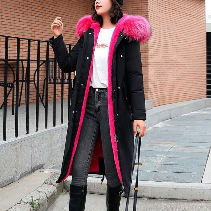 Długa damska kurtka zimowa z futrem, ocieplana. Modny fason, ciepła, idealna na niskie temperatury.