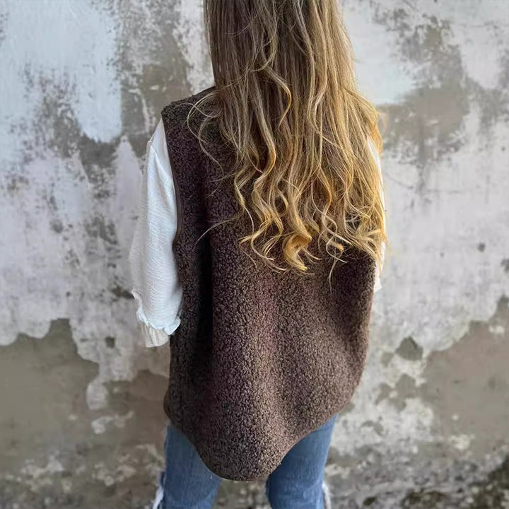 Ciepła kamizelka damska Amelia Cozy Fleece, bezrękawnik zapewniający komfort zimą.