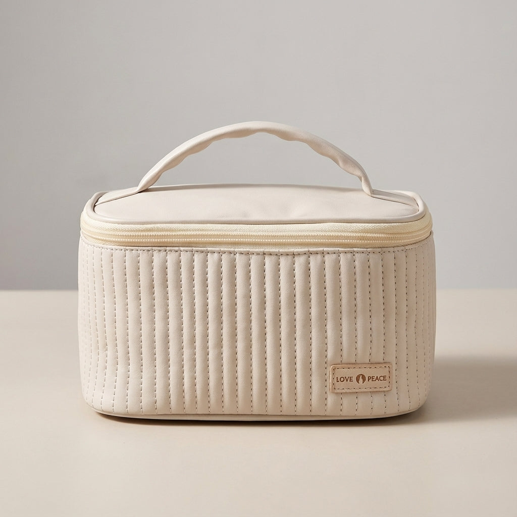 Pikowana damska kosmetyczka podróżna NeatCase, organizer na kosmetyki, makijaż i akcesoria. Elegancka i praktyczna.