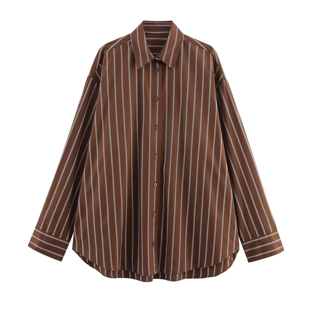 Wygodna damska koszula oversize brązowa z kołnierzem i długim rękawem. Modny casualowy styl na co dzień.