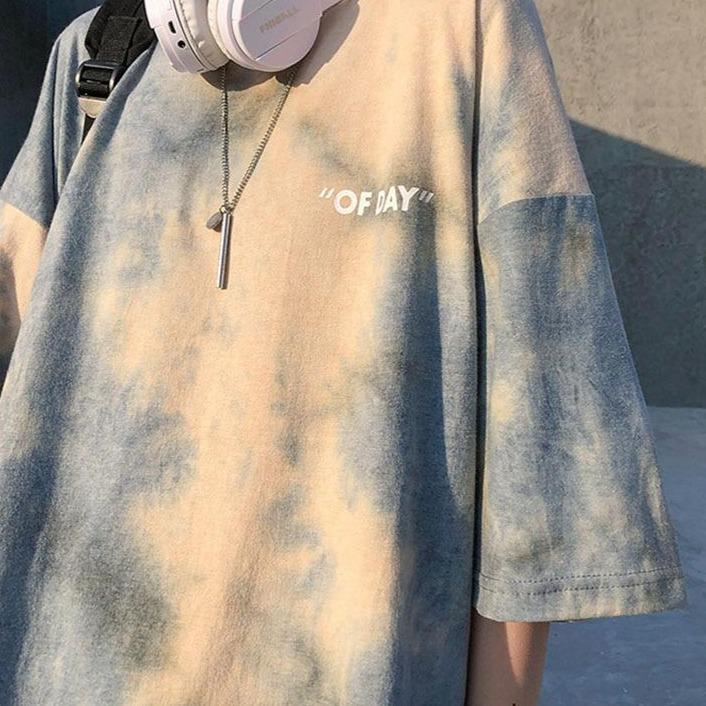 Damska koszulka t-shirt tie-dye w pastelowych barwach. Luźny krój, modny wzór, idealna na lato i streetwear.