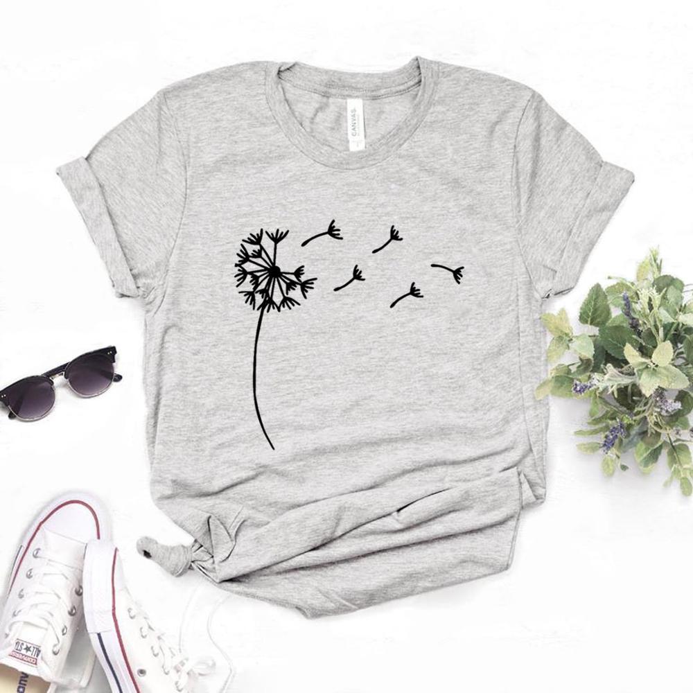 Modna damska koszulka T-shirt z kwiatowym wzorem, idealna na lato. Luźny fason zapewnia komfort i styl.