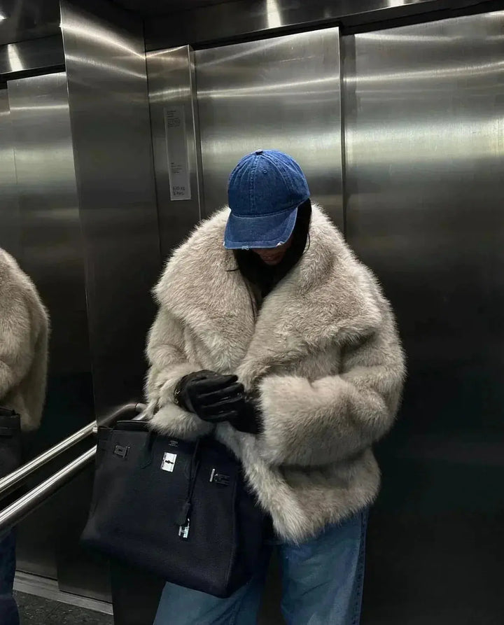 Ciepła zimowa kurtka Maja, elegancka i modna, doskonała na chłodne dni.