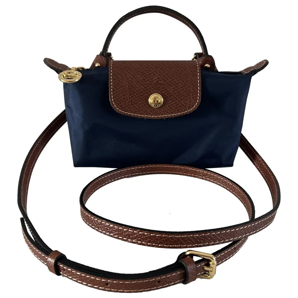 Stylowa skórzana torebka damska crossbody. Regulowany pasek zapewnia komfort noszenia i dopasowanie.