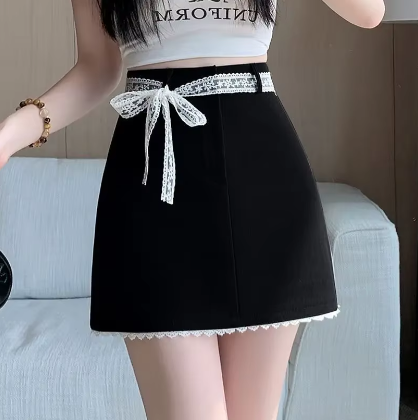 Damska spódniczka mini A-linia z koronkowym wiązaniem w talii, elegancka moda casual, dostępne kolory: szara, czarna.