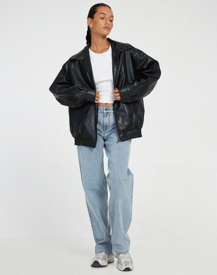 Elegancka damska kurtka oversize. Stylowa kurtka przejściowa, modny fason idealny do miejskich stylizacji casual.