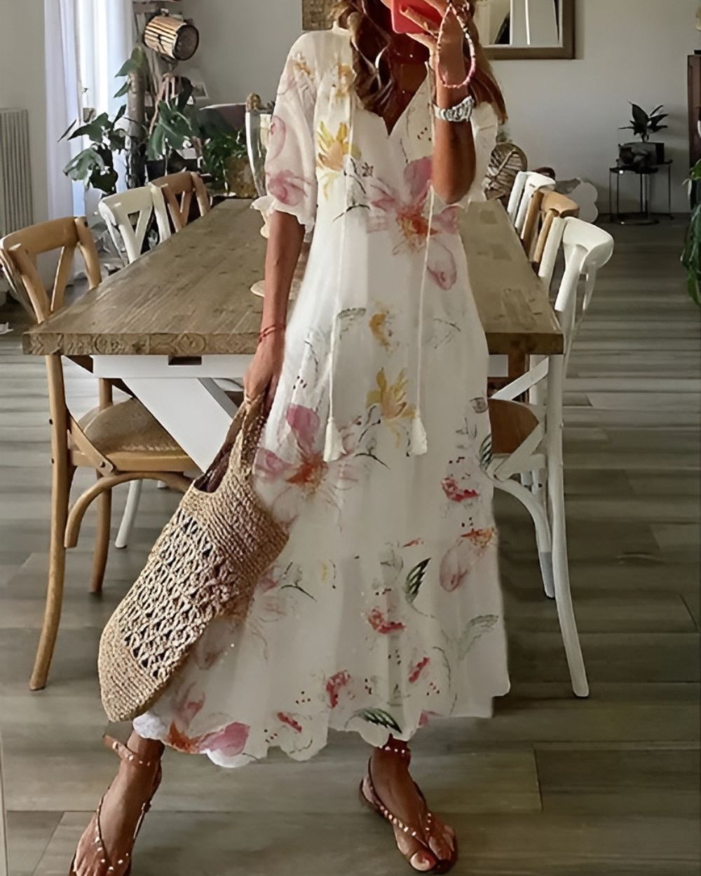 Długa sukienka damska maxi z długim rękawem i wzorem, w stylu boho, na co dzień lub plażę.