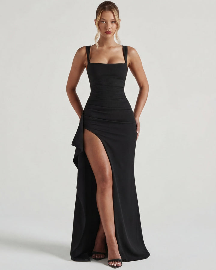 Sukienka maxi modelująca sylwetkę, z rozcięciem i kwadratowym dekoltem, na eleganckie wyjścia.