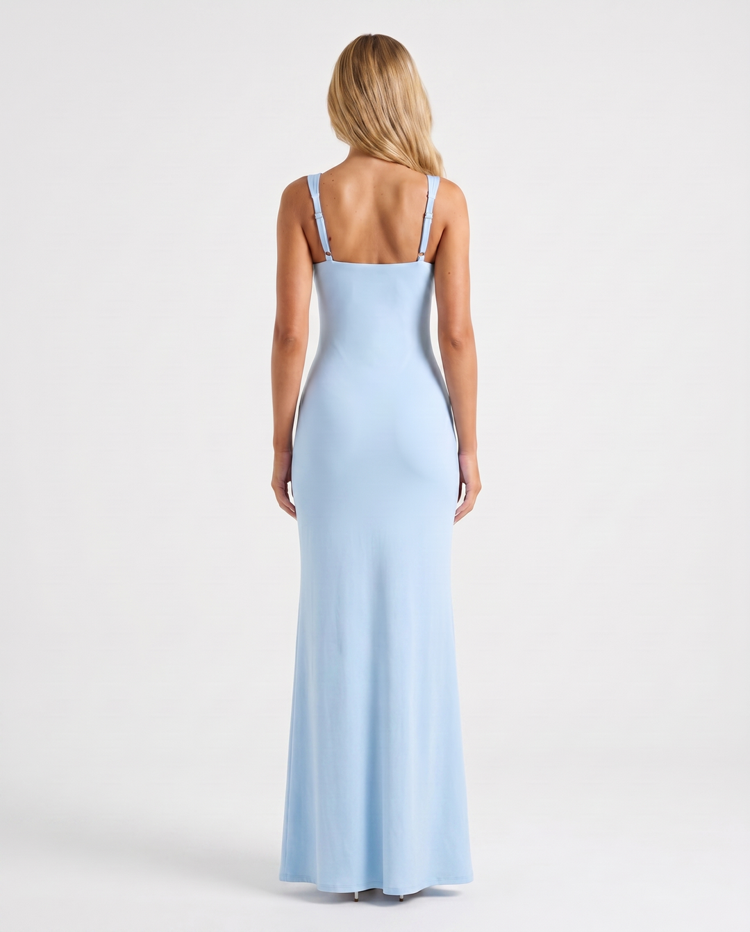Modelująca sukienka maxi damska, idealna na wieczór, z rozcięciem i eleganckim dekoltem.
