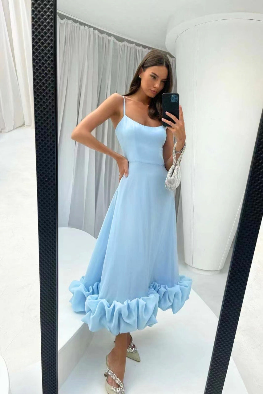 Sukienka maxi elegancka damska z falbanką. Na ramiączkach, na lato. Idealna na wiele okazji.