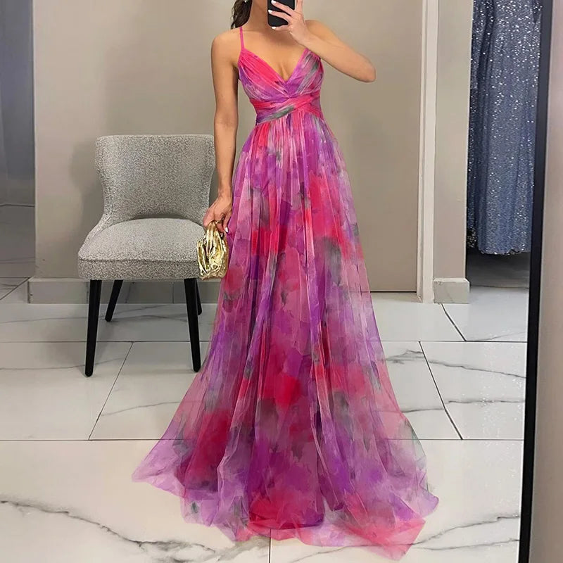 Sukienka maxi drapowana, kwiatowy wzór. Elegancka i zwiewna, idealna na lato. Modna dla kobiet.
