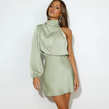 Elegancka sukienka damska mini na jedno ramię. Idealna na wieczorowe imprezy i specjalne okazje.